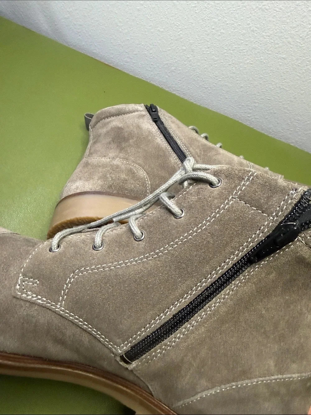 Steve Madden Men's Taupe Suede Chukka Boots Size 11.5